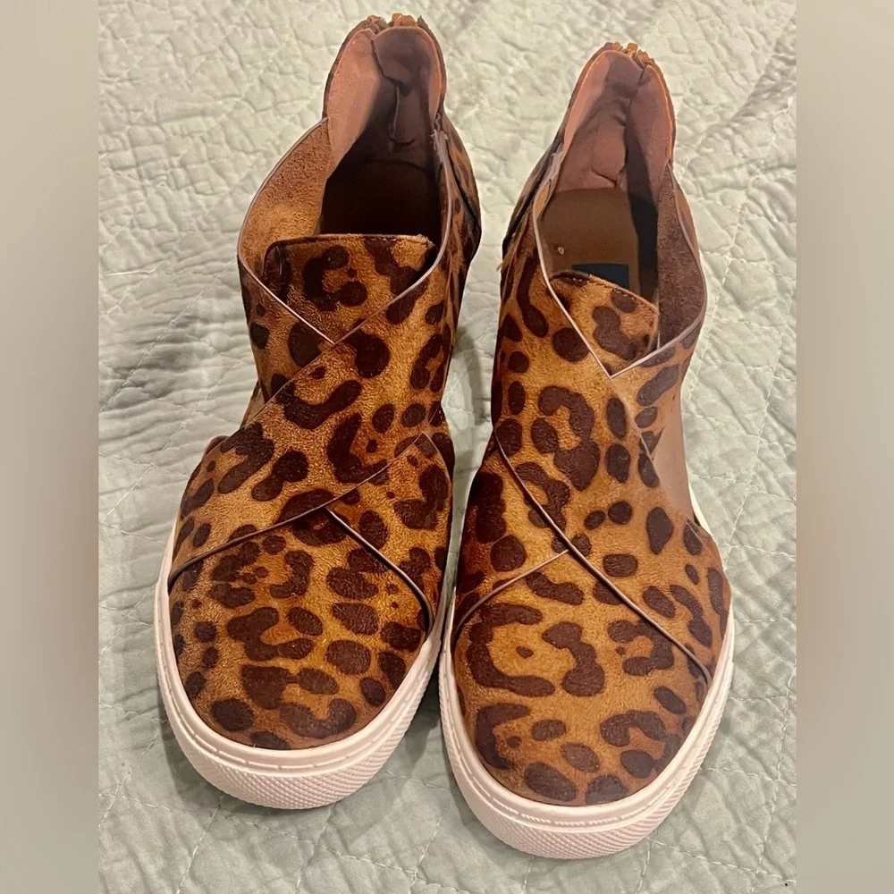Natural Reflections Cheetah Print Wedge Sneakers- ladies size 9